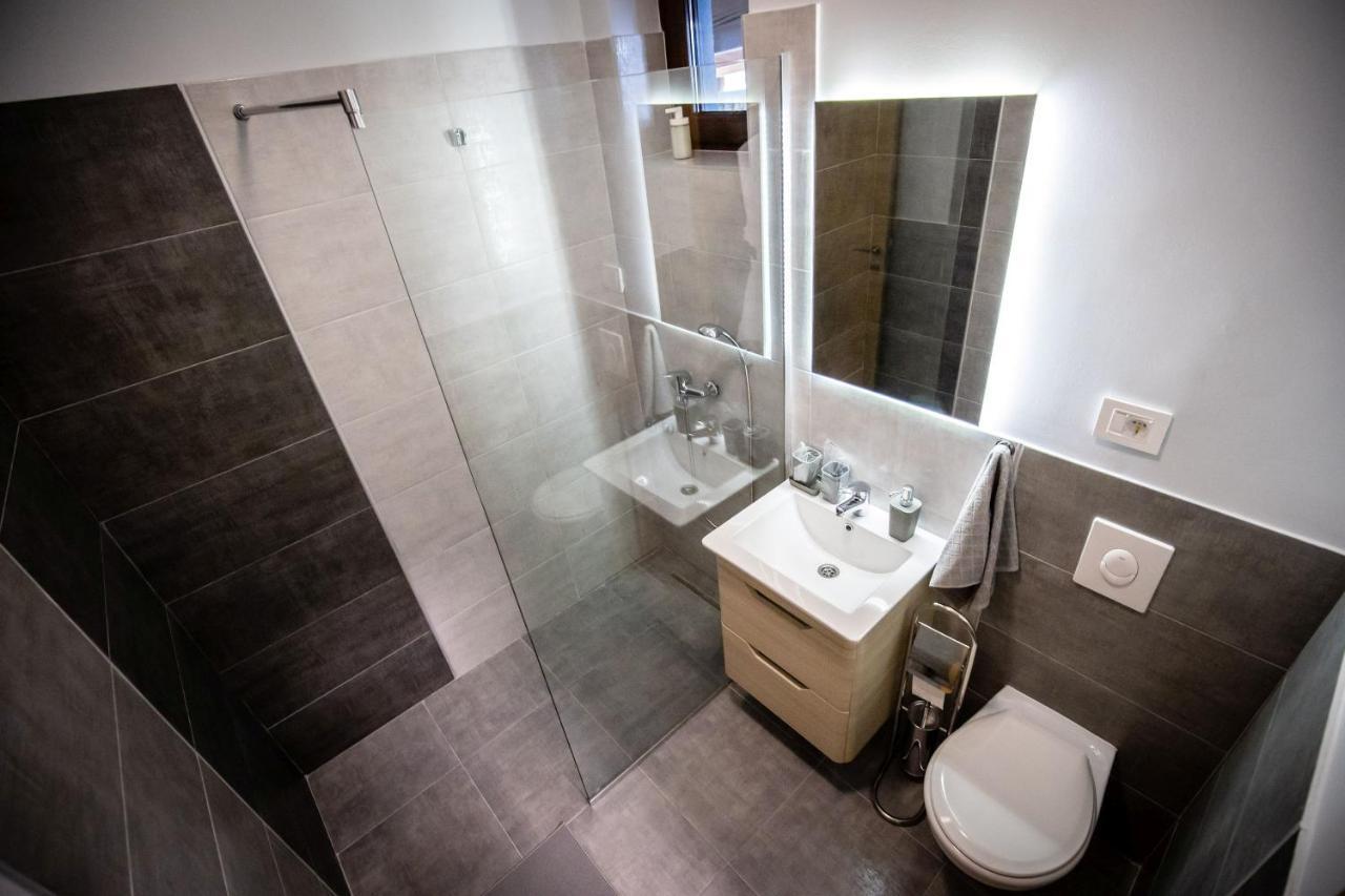 Gray Brick Apartamento Subotica Exterior foto