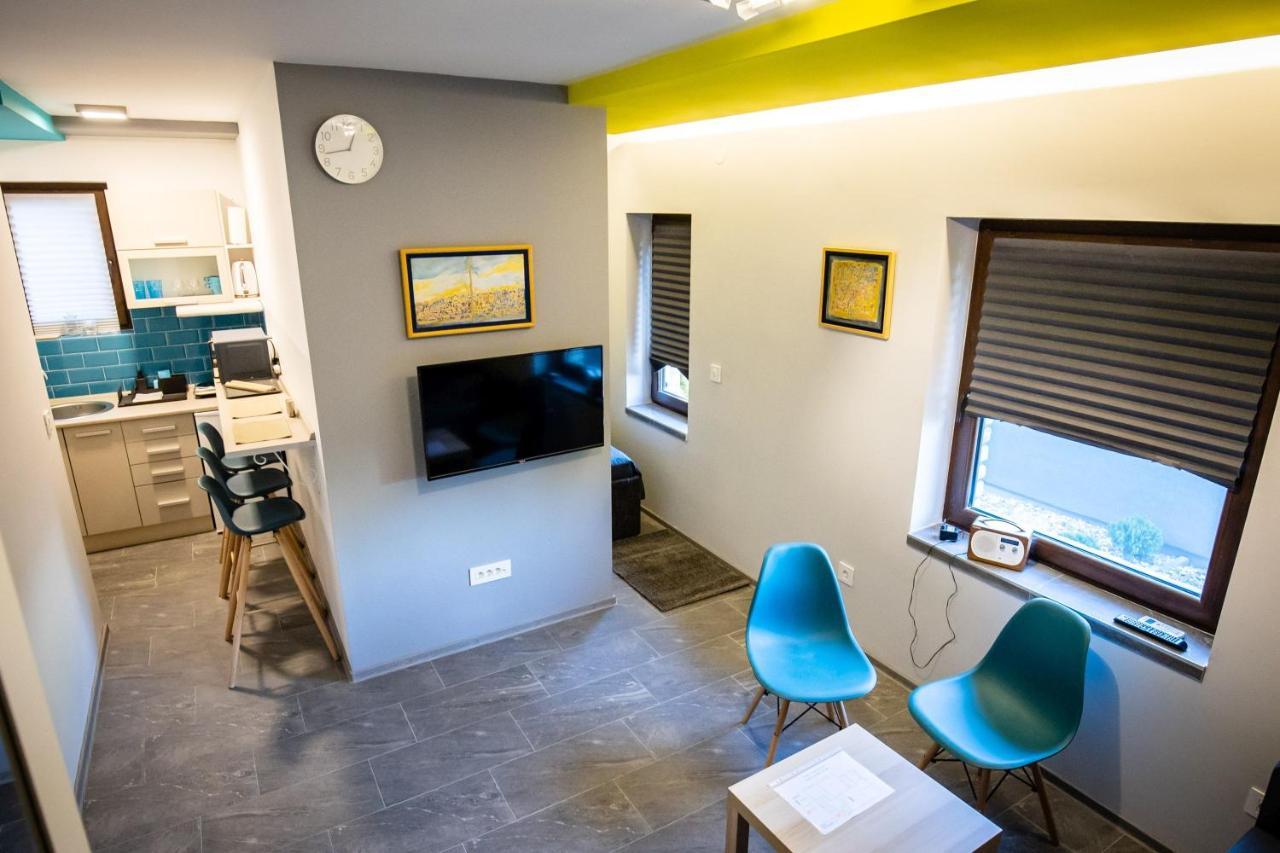 Gray Brick Apartamento Subotica Exterior foto