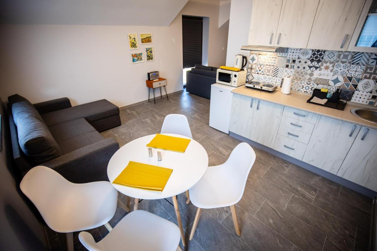 Gray Brick Apartamento Subotica Exterior foto