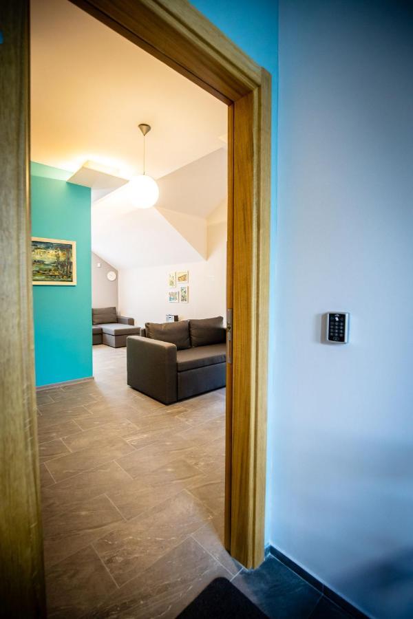 Gray Brick Apartamento Subotica Exterior foto