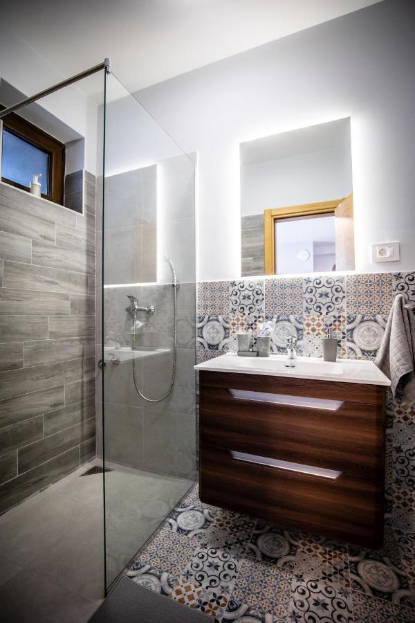 Gray Brick Apartamento Subotica Exterior foto