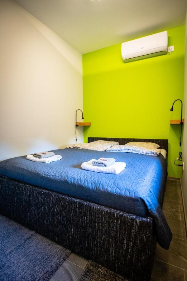 Gray Brick Apartamento Subotica Exterior foto
