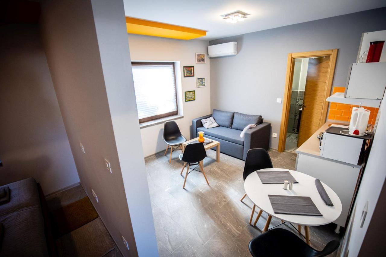 Gray Brick Apartamento Subotica Exterior foto