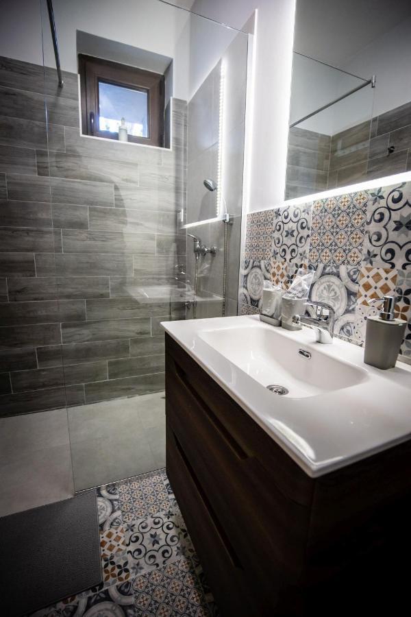 Gray Brick Apartamento Subotica Exterior foto