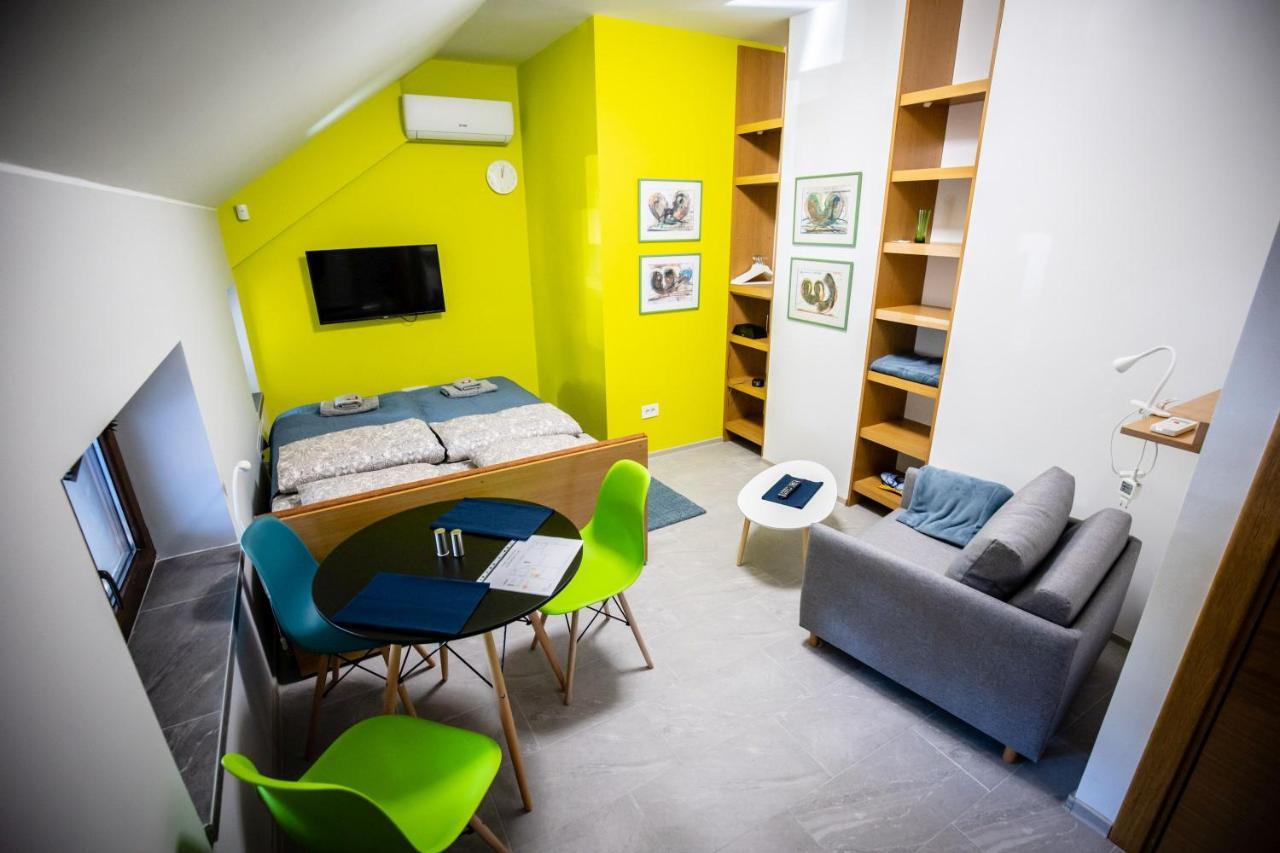 Gray Brick Apartamento Subotica Exterior foto