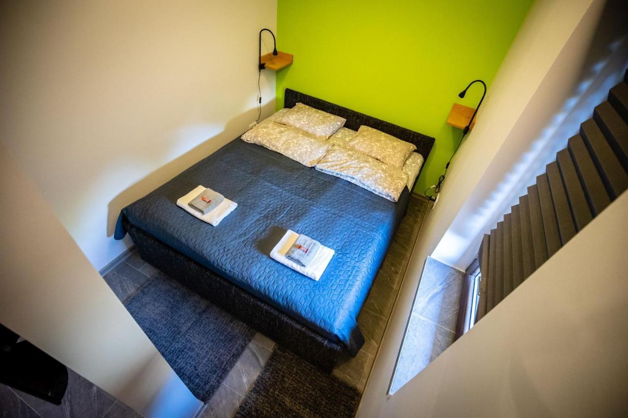 Gray Brick Apartamento Subotica Exterior foto