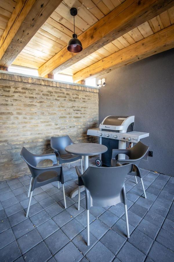 Gray Brick Apartamento Subotica Exterior foto