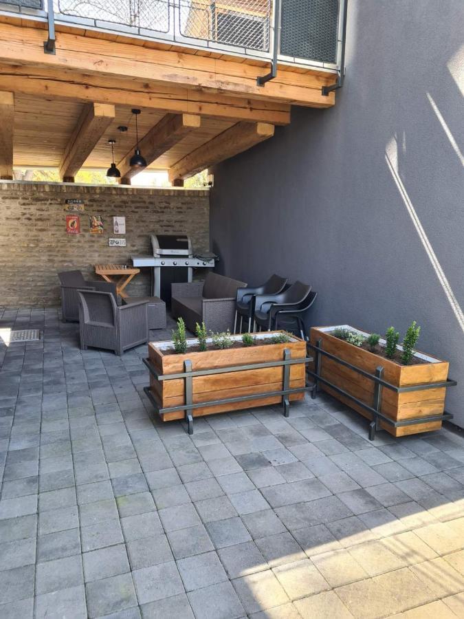Gray Brick Apartamento Subotica Exterior foto